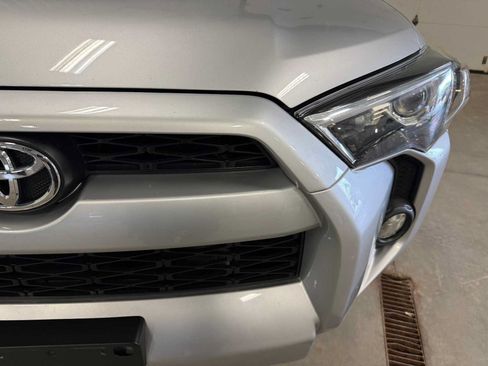 Used 2019 Toyota 4Runner SR5 Premium AWD/4WD image 5