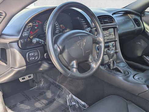 Used 2004 Chevrolet Corvette Coupe w/ Roof Package image 10