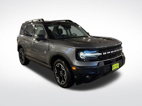 Used 2025 Ford Bronco Sport Outer Banks w/ Outer Banks Tech Package+ AWD/4WD image 3