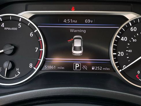 Used 2024 Nissan Sentra SV FWD image 16