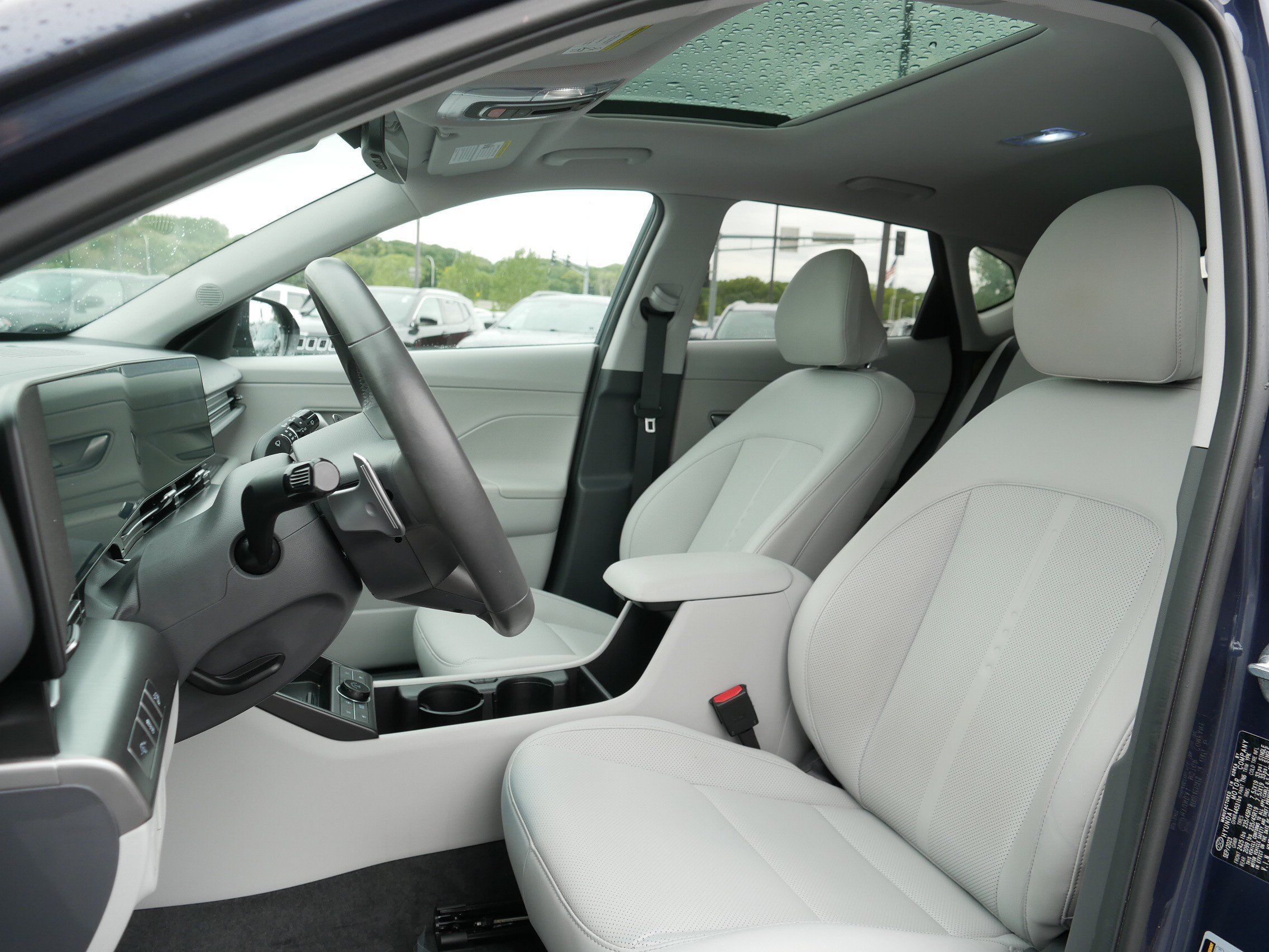 Used 2024 Hyundai Kona Limited AWD/4WD image 14