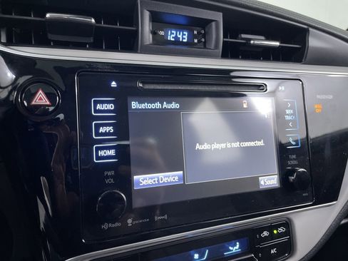 Used 2017 Toyota Corolla LE w/ LE Premium Package w/Moonroof FWD image 14