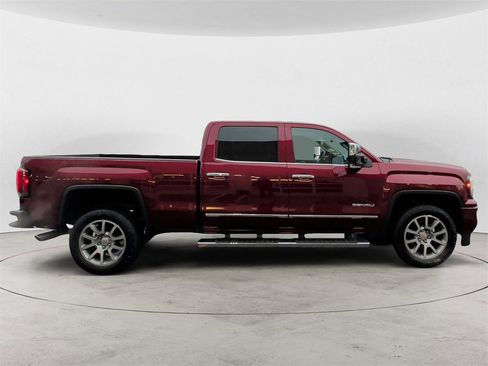 Used 2017 GMC Sierra 1500 Denali image 6