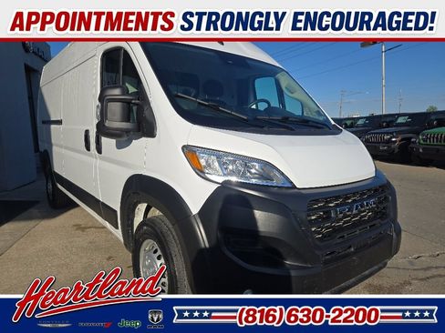 Used 2025 RAM ProMaster 2500 w/ Convenience Group FWD image 13