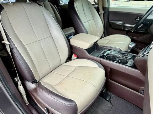 Used 2018 Kia Sedona SX Limited image 17