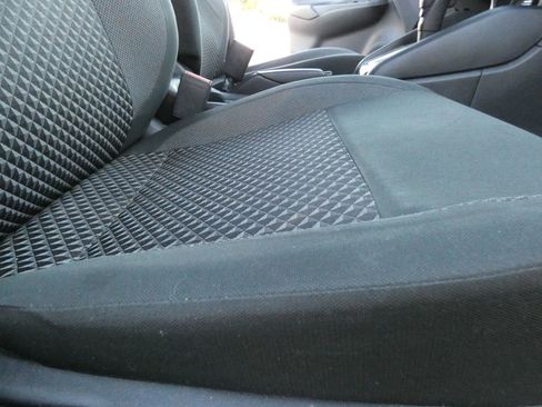 Used 2020 Nissan Versa S image 31