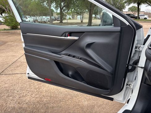 Used 2023 Toyota Camry LE image 18