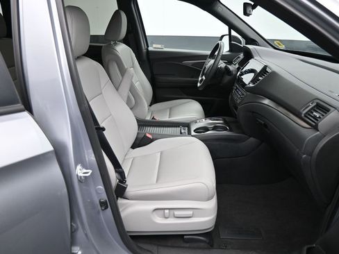 Used 2023 Honda Passport EX-L image 25