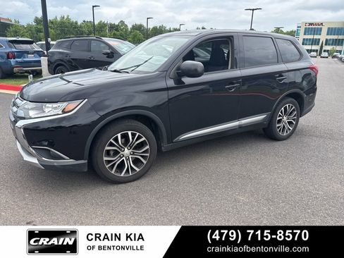 Used 2018 Mitsubishi Outlander ES AWD/4WD image 2