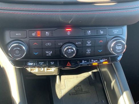 Used 2024 Dodge Durango GT image 22