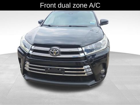 Used 2019 Toyota Highlander XLE AWD/4WD image 9