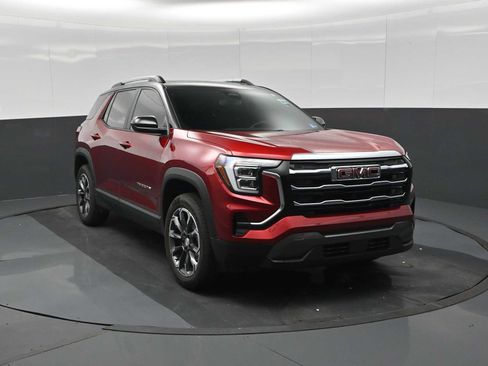 Used 2026 GMC Terrain Elevation w/ Elevation Premium Package FWD image 2