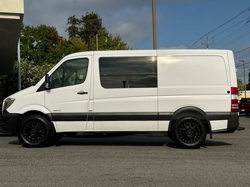 Used 2015 Mercedes-Benz Sprinter 2500 image 7