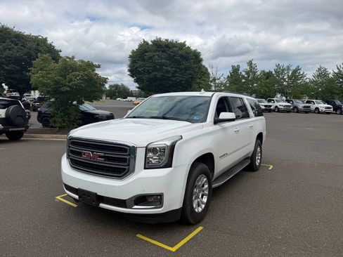 Used 2020 GMC Yukon XL SLT w/ Open Road Package AWD/4WD image 3