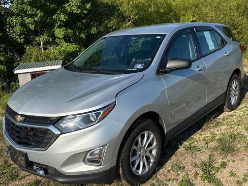 Used 2018 Chevrolet Equinox LS FWD image 6