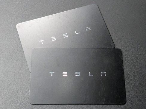 Used 2025 Tesla Cybertruck AWD Crew Cab image 41