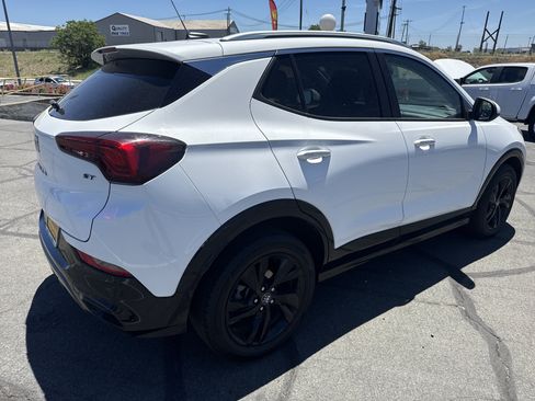 Used 2024 Buick Encore GX Sport Touring FWD image 5