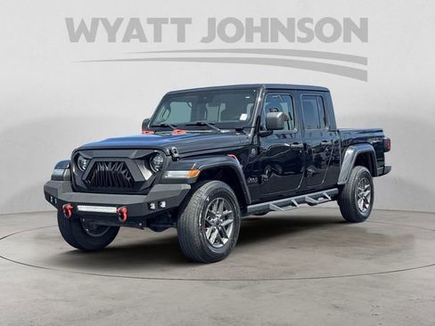 Used 2024 Jeep Gladiator Sport AWD/4WD image 1