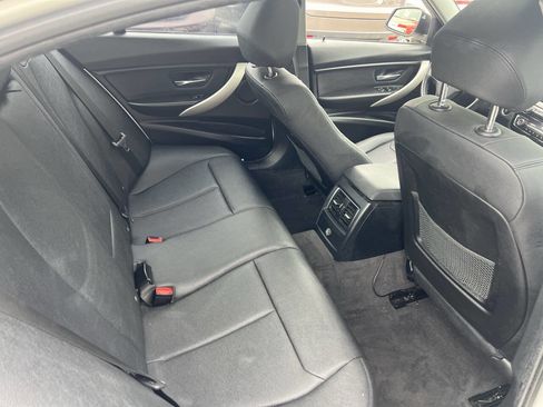 Used 2018 BMW 320i xDrive Sedan w/ Convenience Package AWD/4WD image 13