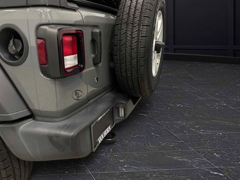 Used 2020 Jeep Wrangler Unlimited Sport S image 31
