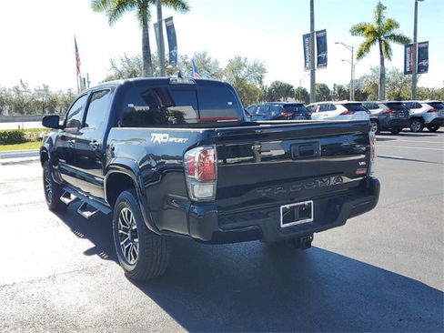 Used 2022 Toyota Tacoma TRD Sport w/ Technology Package image 8