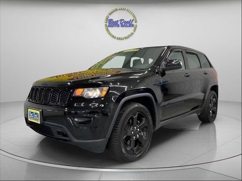 Used 2018 Jeep Grand Cherokee Laredo AWD/4WD image 1