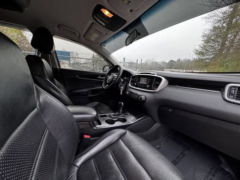 Used 2018 Kia Sorento L image 14