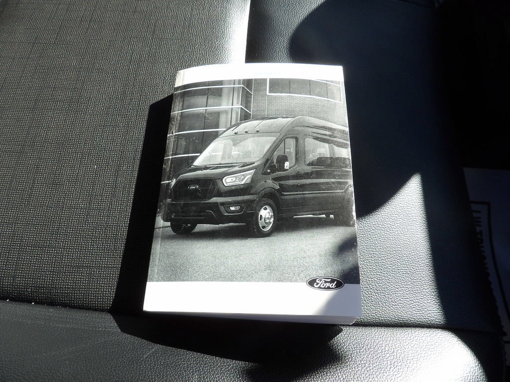 Used 2022 Ford Transit 350 DRW RWD image 34