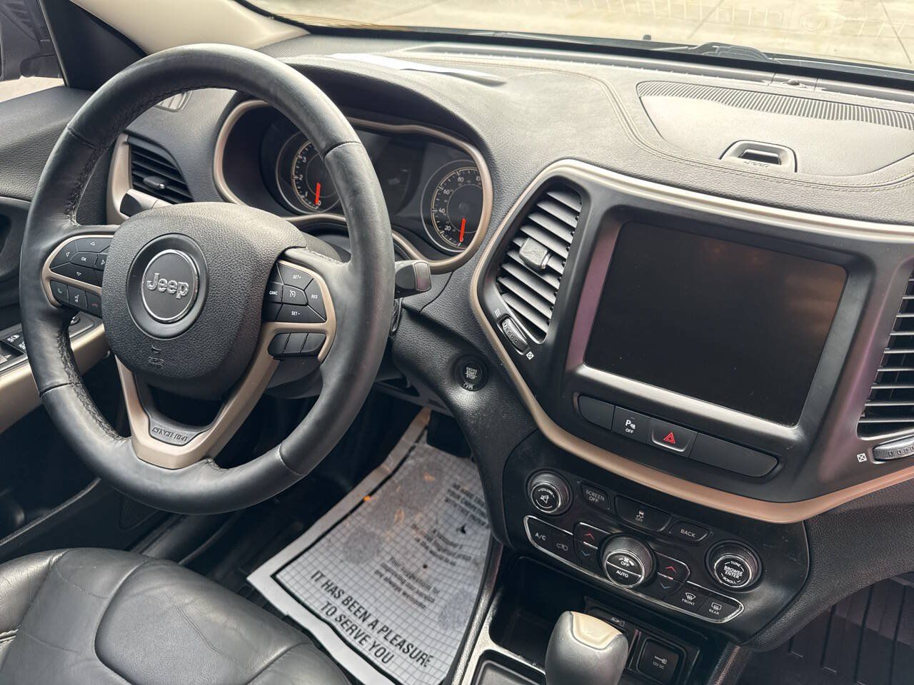 Used 2018 Jeep Cherokee Limited FWD image 16