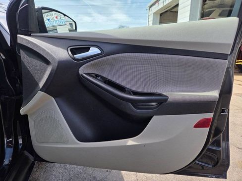 Used 2014 Ford Focus SE image 25