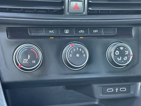 Used 2022 Volkswagen Jetta Sport image 20