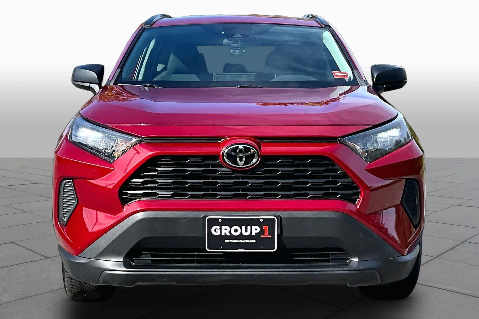 Used 2021 Toyota RAV4 LE AWD/4WD image 4