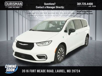Used 2024 Chrysler Pacifica Limited