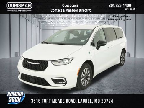 Used 2024 Chrysler Pacifica Limited FWD image 1
