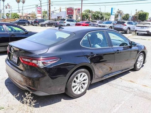 Used 2022 Toyota Camry LE w/ Carpet Mat Package (TMS) FWD image 11