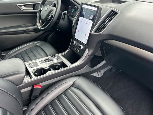Certified 2024 Ford Edge SEL image 17
