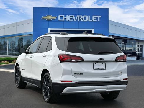 Certified 2024 Chevrolet Equinox RS FWD image 3
