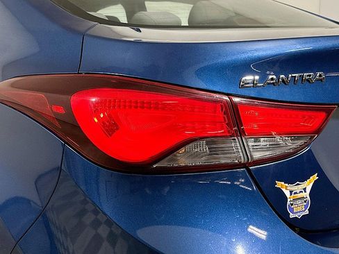 Used 2016 Hyundai Elantra SE image 22