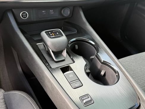 Used 2023 Nissan Rogue SV FWD image 22