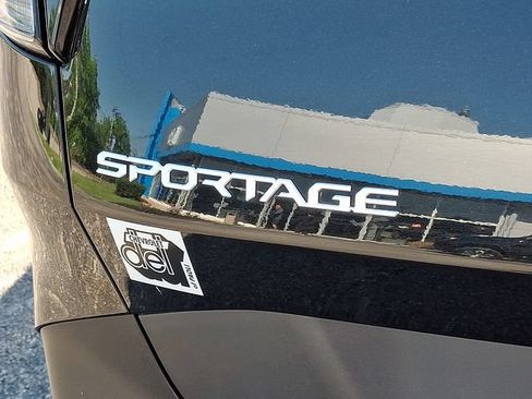 Used 2024 Kia Sportage LX FWD image 29
