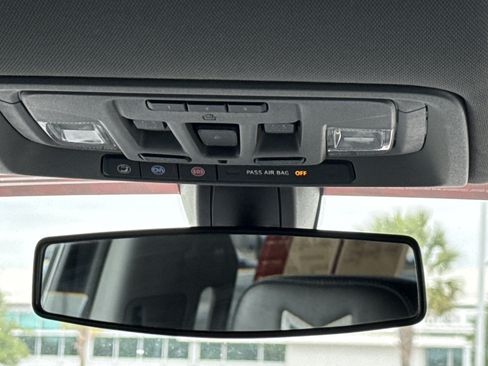 Used 2020 Chevrolet Silverado 1500 RST AWD/4WD image 25