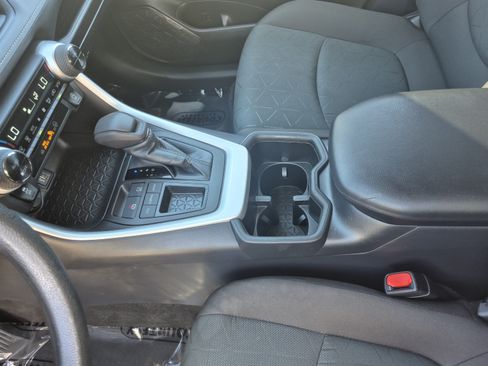 Used 2023 Toyota RAV4 XLE FWD image 20