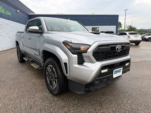 Used 2024 Toyota Tacoma TRD Sport RWD image 7