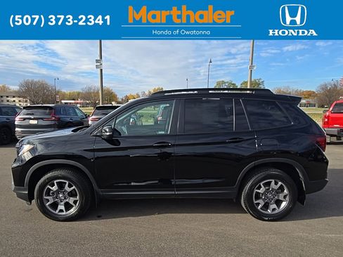 Used 2022 Honda Passport TrailSport image 2