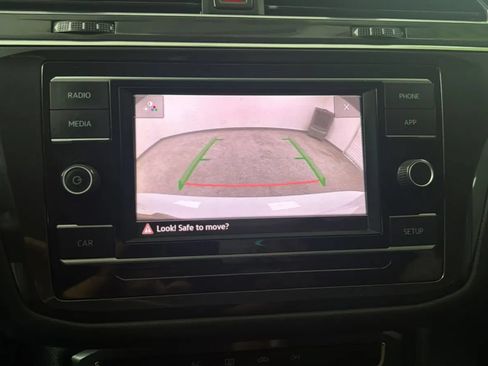 Used 2018 Volkswagen Tiguan S FWD image 14