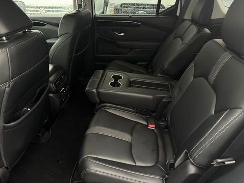 Used 2024 Honda Pilot Touring image 21