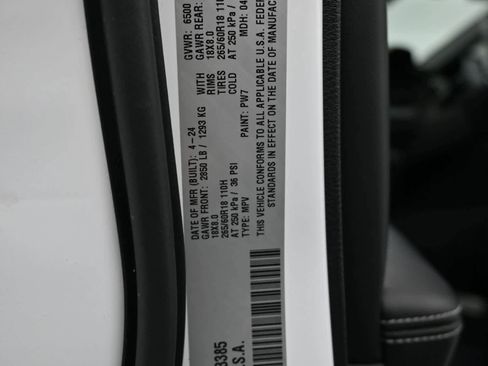 Used 2024 Jeep Grand Cherokee L Laredo RWD image 11