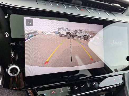 New 2026 Jeep Grand Cherokee Laredo image 15