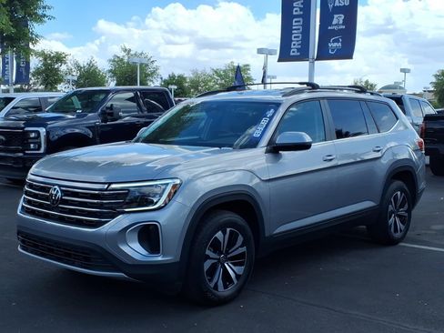 Used 2024 Volkswagen Atlas SE image 8