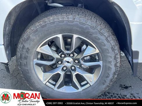 Certified 2025 Chevrolet Silverado 1500 RST image 9